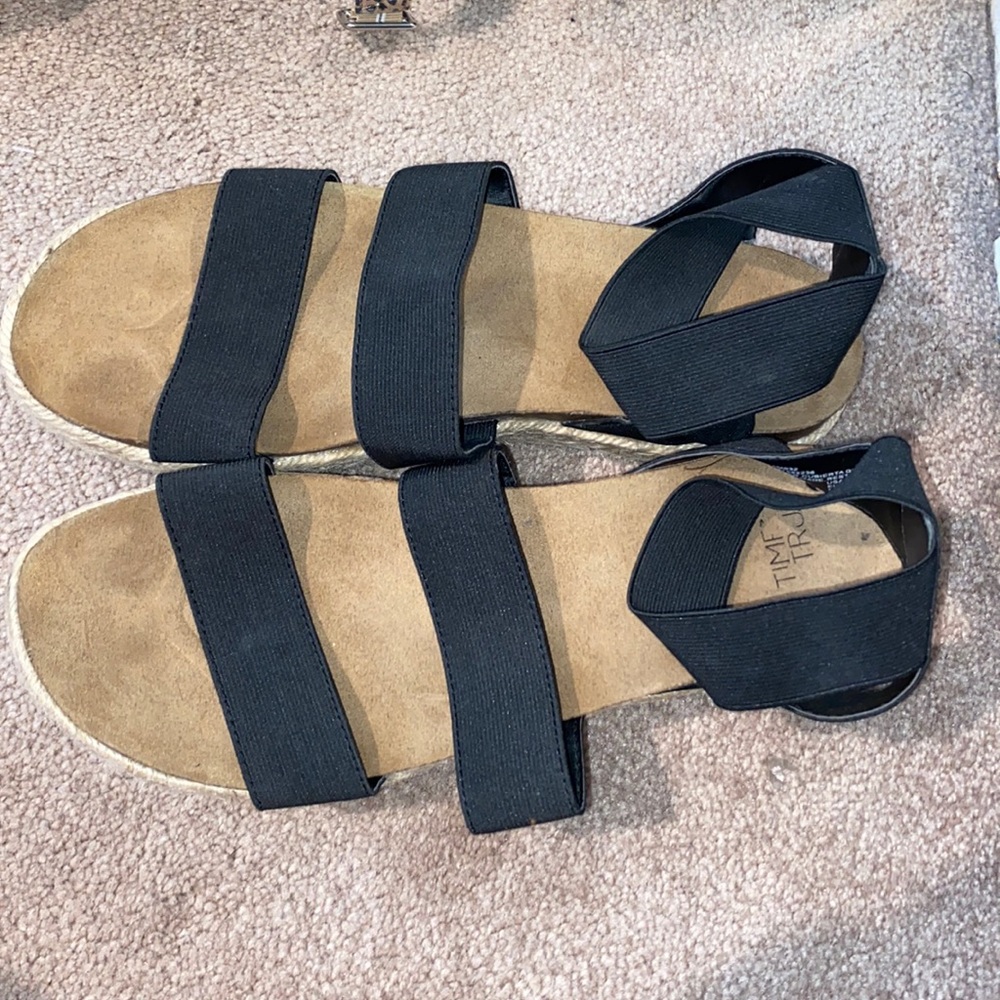 Platform sandals